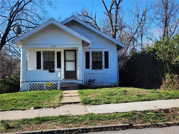 2313 E 50th St, Kansas City, MO 64130