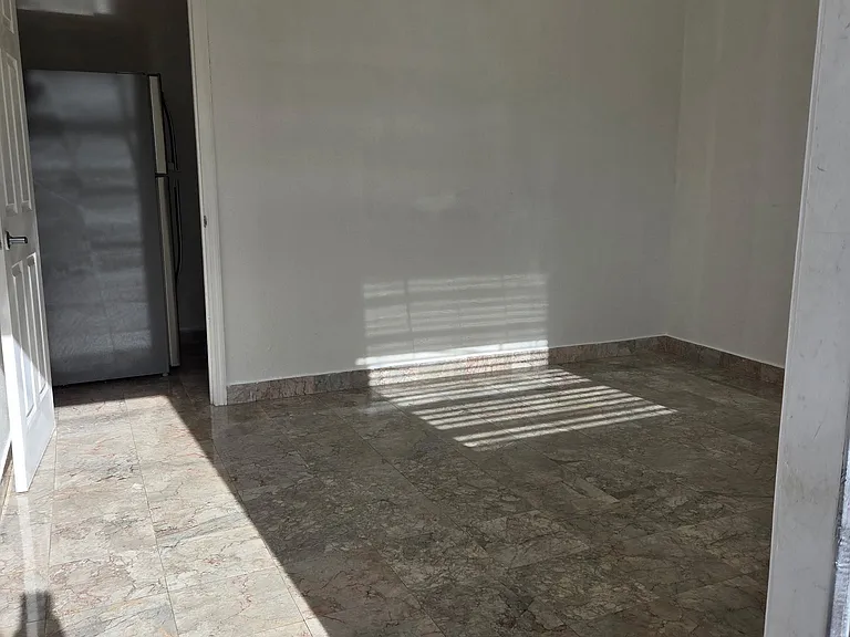 9412 SW 39th St — Photo 3