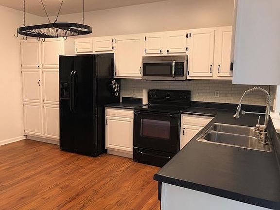 3rd image of 154 Altavista Dr