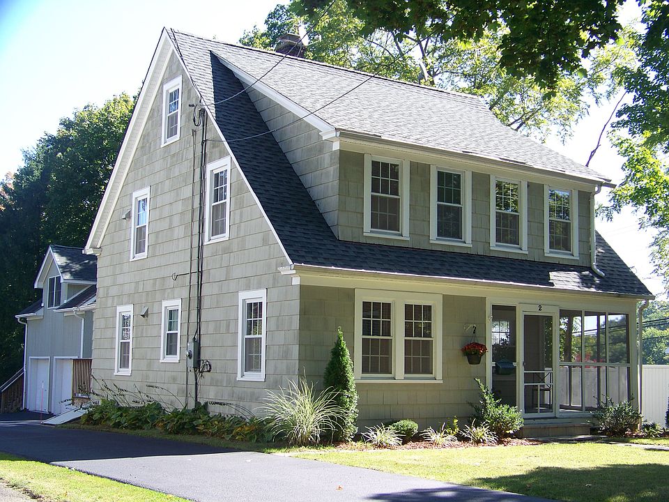 In Town Colonial Cape