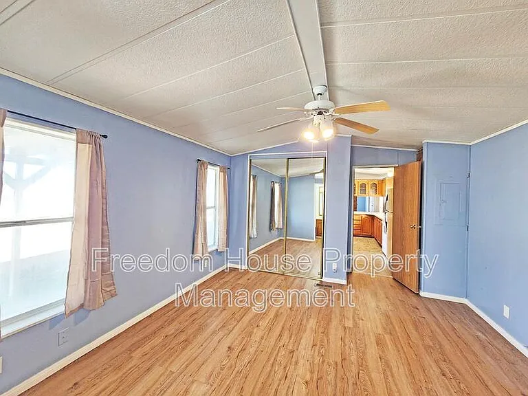 80 Stanley Dr — Photo 10