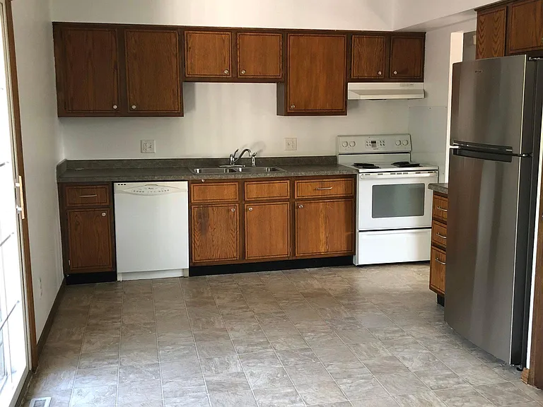 629 Westgate St — Photo 6