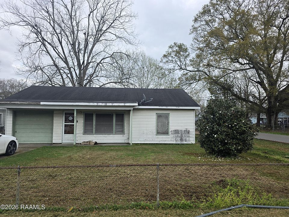 1st image of 223 Doc Duhon St