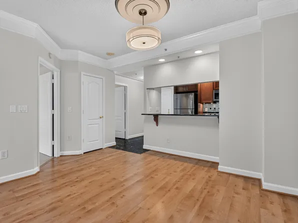 901 N Monroe St APT 314, Arlington, VA 22201