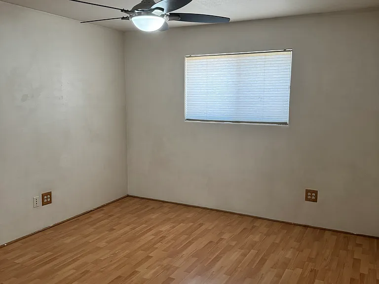 27 E Balboa Dr — Photo 18