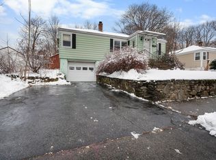 30 Fairlawn Dr, Worcester, MA 01602