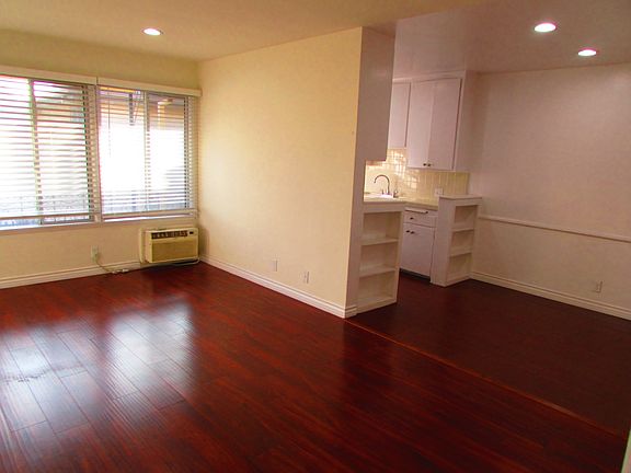4th image of 1756 N Gramercy Pl APT 14