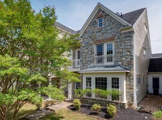 16514 Bobster Ct, Woodbridge, VA 22191