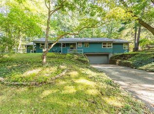 20 Edgewater Ln, Rochester, NY 14617