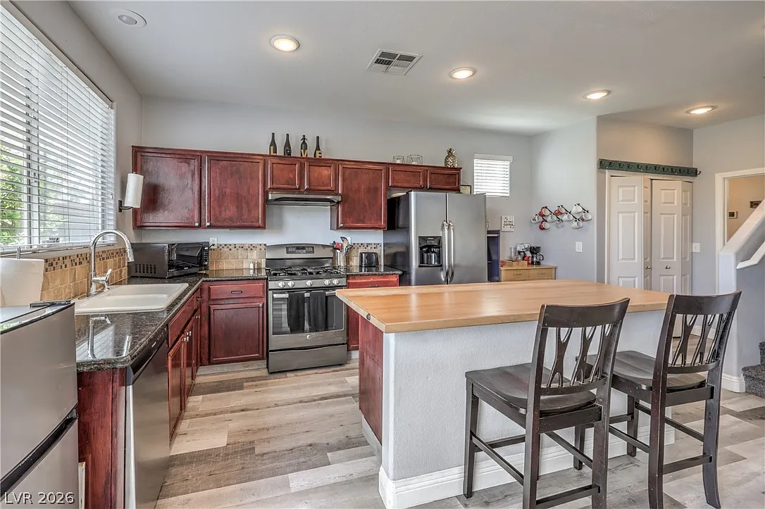 3 bed, 2.5 bath, 1558 sqft, $2,800 — Photo 4