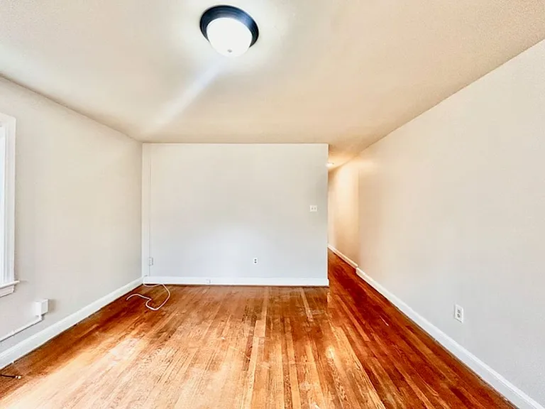 - 4534 Avondale Street — Photo 26