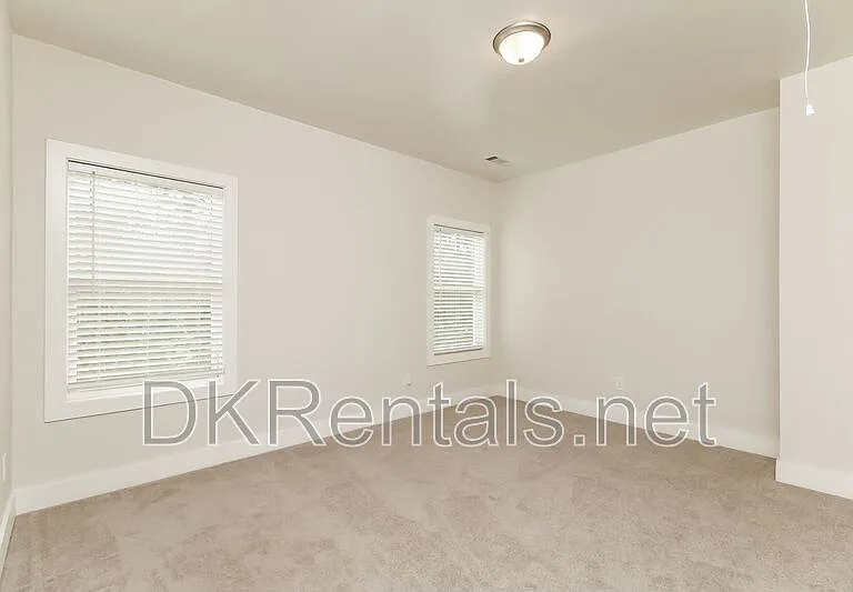 140 Stewart Glen Dr — Photo 12