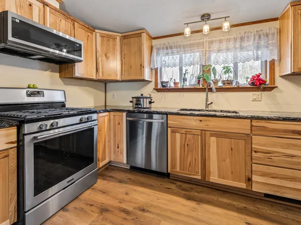 852 15th St, Clayton, WI 54004