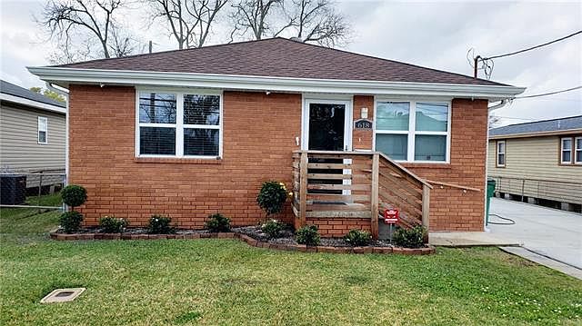 1st image of 618 West Dr