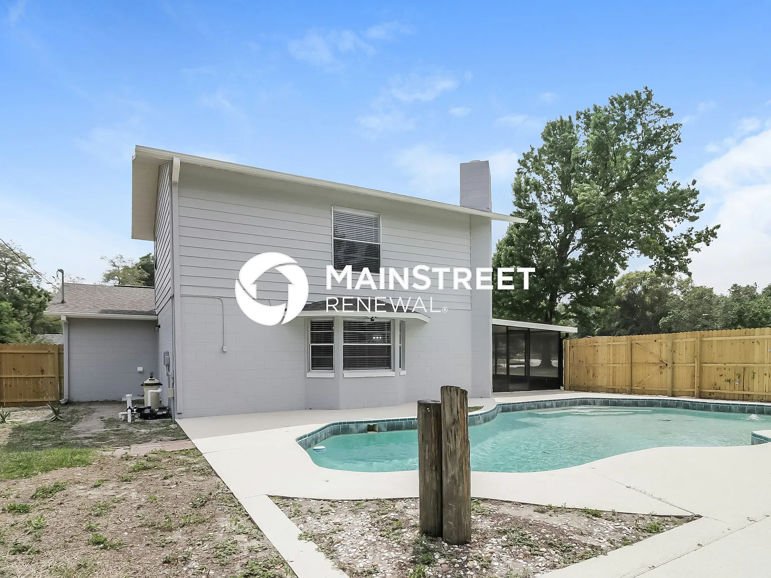 308 Adrienne Dr — Photo 2