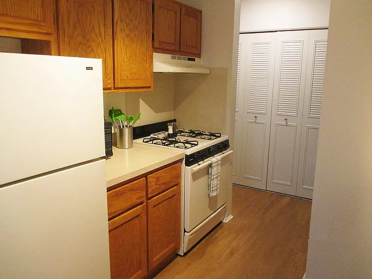 Forest Glen Townhomes — Photo 6