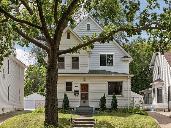 2nd image of 628 4th St NE
