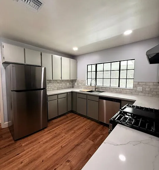 4375 Ethel Ave — Photo 2