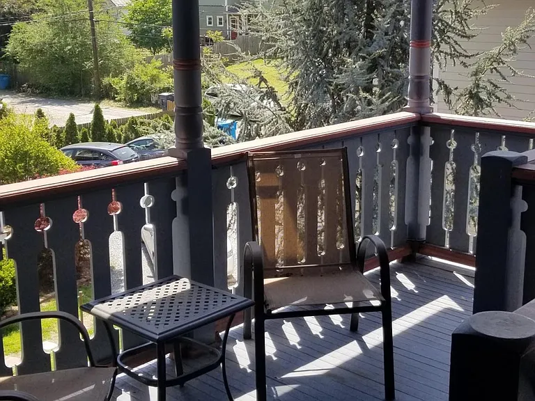 444 Elm Ave SW — Photo 9