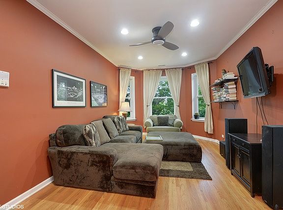 2nd image of 2438 N Linden Pl #2