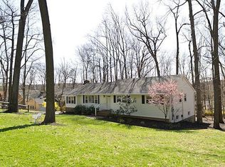 18 Forest Dr, Watchung, NJ 07069