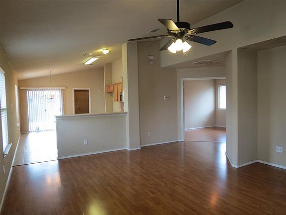 4th image of 1004 Whitley Dr