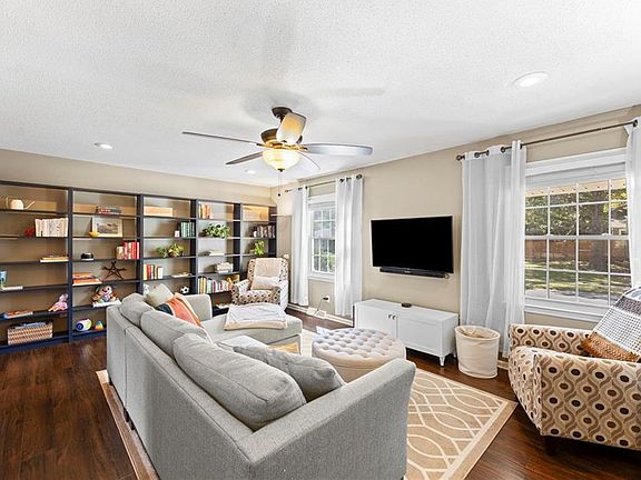 5th image of 9135 Hayes Dr