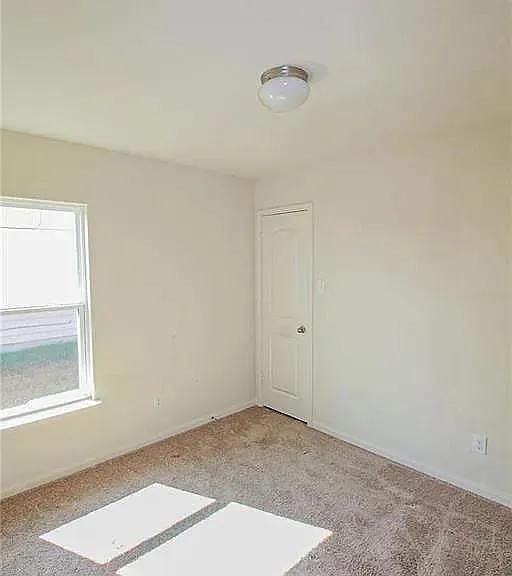 221 Millers Loop — Photo 6