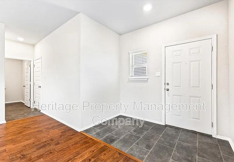 1053 Fisher Way — Photo 5