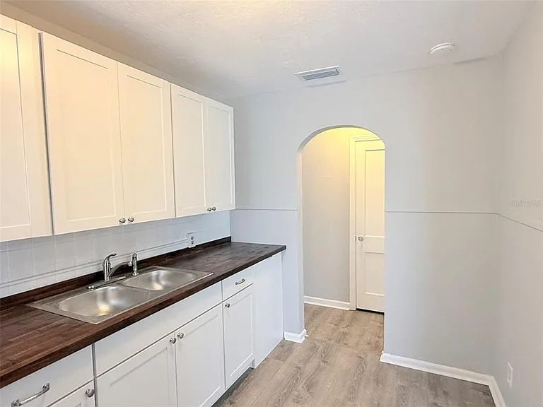 776 27th Ave N — Photo 8