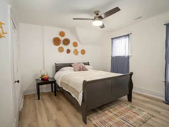 5th image of 152 Essex St Unit B
