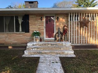 301 N Hamrick St, Houston, MO 65483