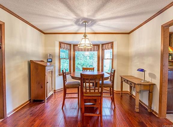 5th image of 2132 Wentworth Dr