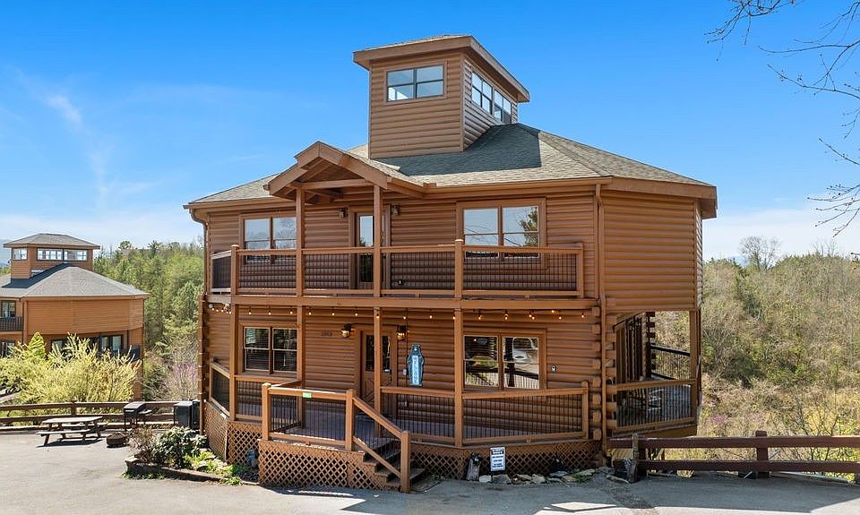 1st image of 2083 Kerr Rd