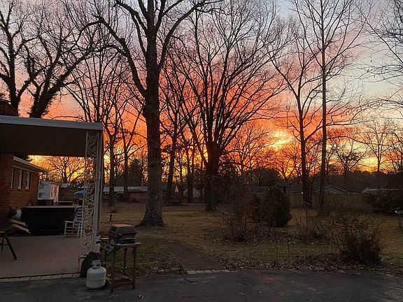 2nd image of 201 Sunset Dr