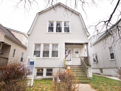 5923 W Eastwood Ave, Chicago, IL, 60630