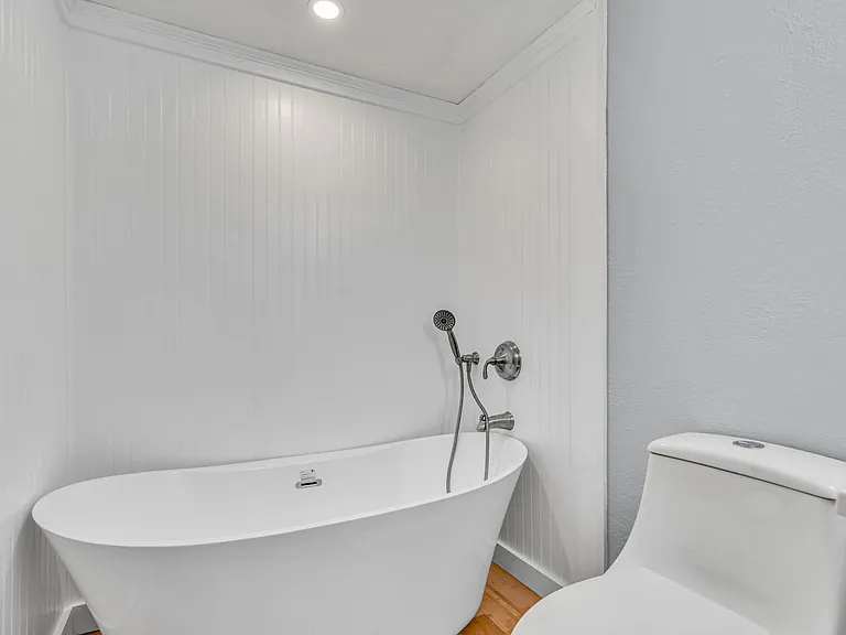 14 Sanford St #7 — Photo 23