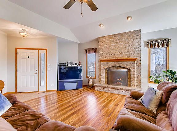 4th image of 21525 W No Wake Ave