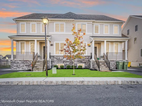 8 Blue River Way, Lakewood, NJ 08701