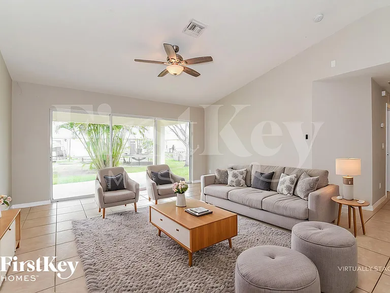 2837 NW 27th Ave — Photo 4