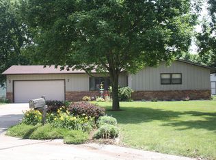 404 Paul Ct, Saint Joseph, IL