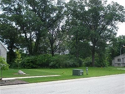 1st image of 625 Gilbert Ct