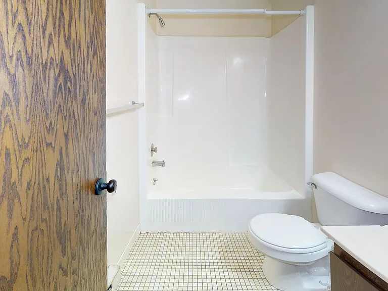 Cedar Arms Apartments — Photo 6