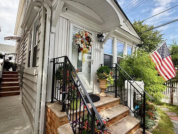 2nd image of 13302 96th Street