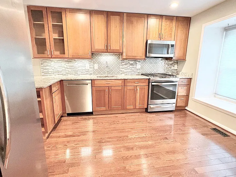 5111 Heritage Ln — Photo 18