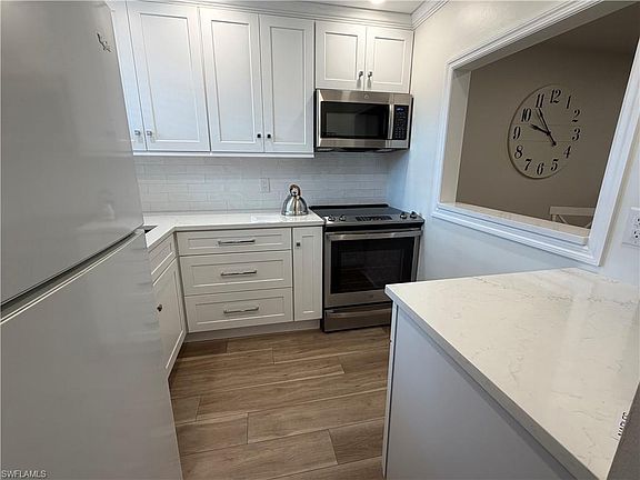 4th image of 180 Turtle Lake Ct APT 206