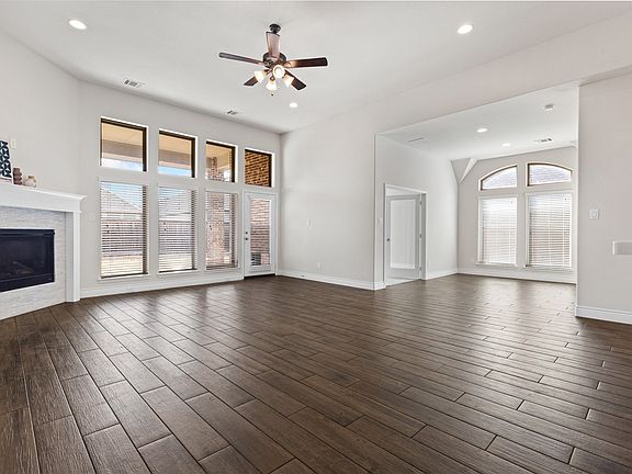 5th image of 1700 Lithgow Rd