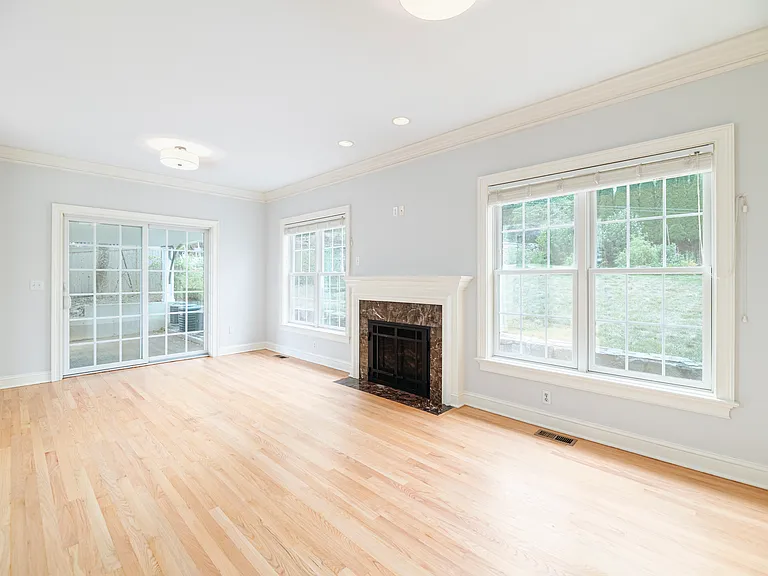 41 Harold St #B — Photo 7