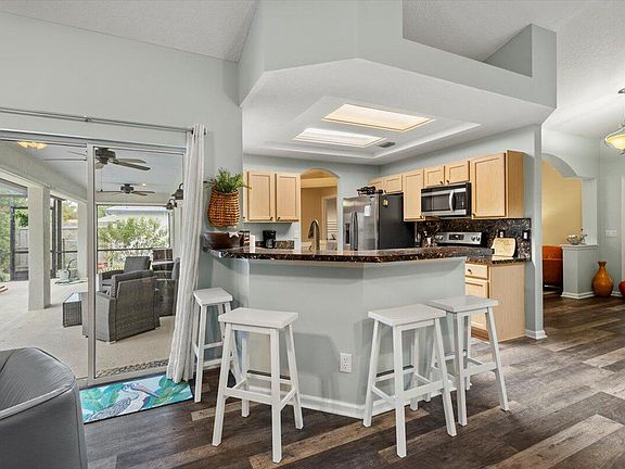 3rd image of 3209 SE Pinto Street