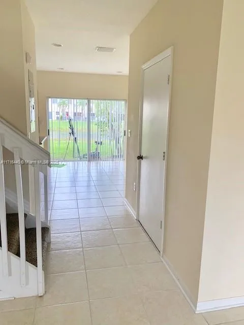 Primary Photo - 1627 SE 31st Ct